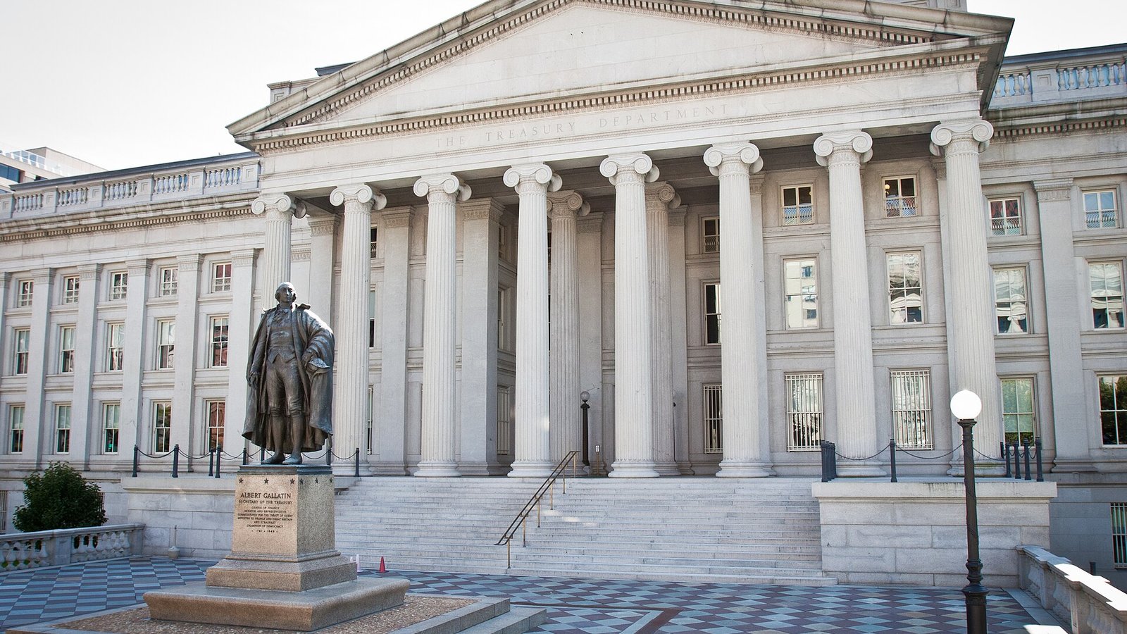 The U.S. Treasury Building in Washington, with the statue of Albert Gallatin in front, 2009 (file photo)